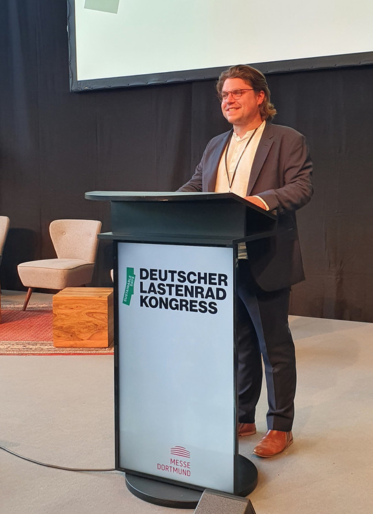 Votrag von M.Sc. Felix Kreuz beim Lastenrad Kongress 2022 Votrag von M.Sc. Felix Kreuz beim Lastenrad Kongress 2022