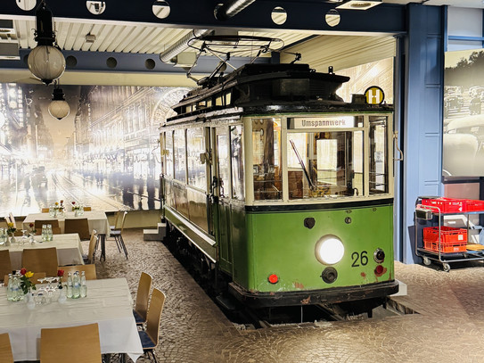 Ein Straßenbahnwaggon steht im Umspannwerk in Recklinghausen