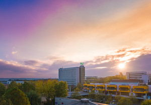Der Campus Nord bei Sonnenuntergang